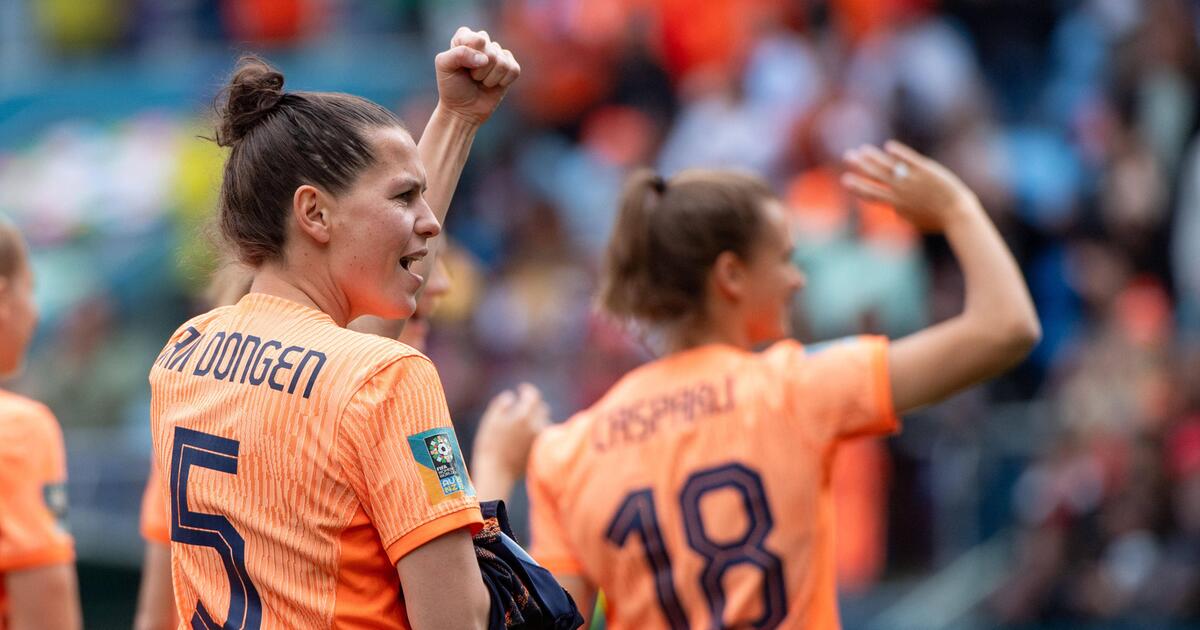 Nederland na het verslaan van Zuid-Afrika in de kwartfinales van het WK