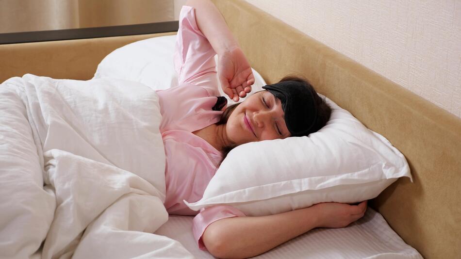 Neue Studie: Warum uns eine Schlafmaske schlauer macht
