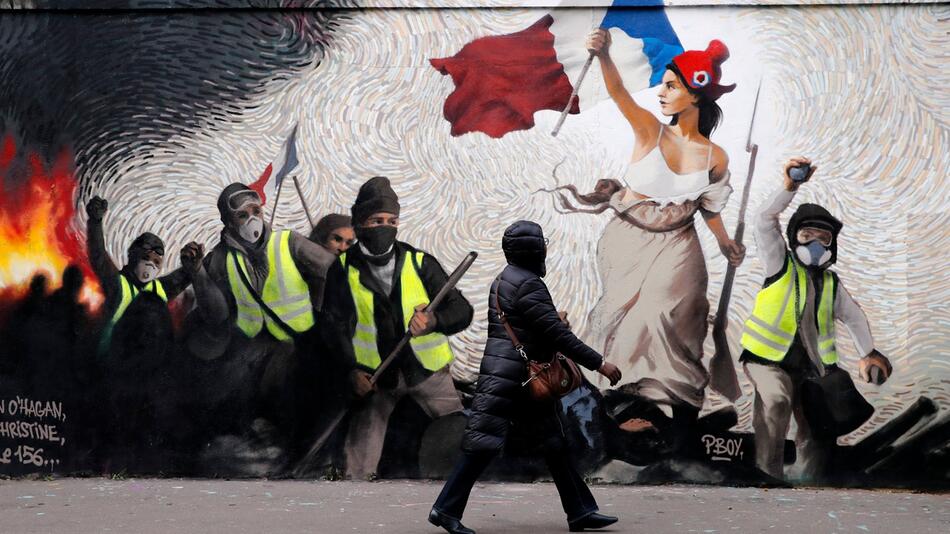 "Gelbwesten"-Wandgemälde in Paris