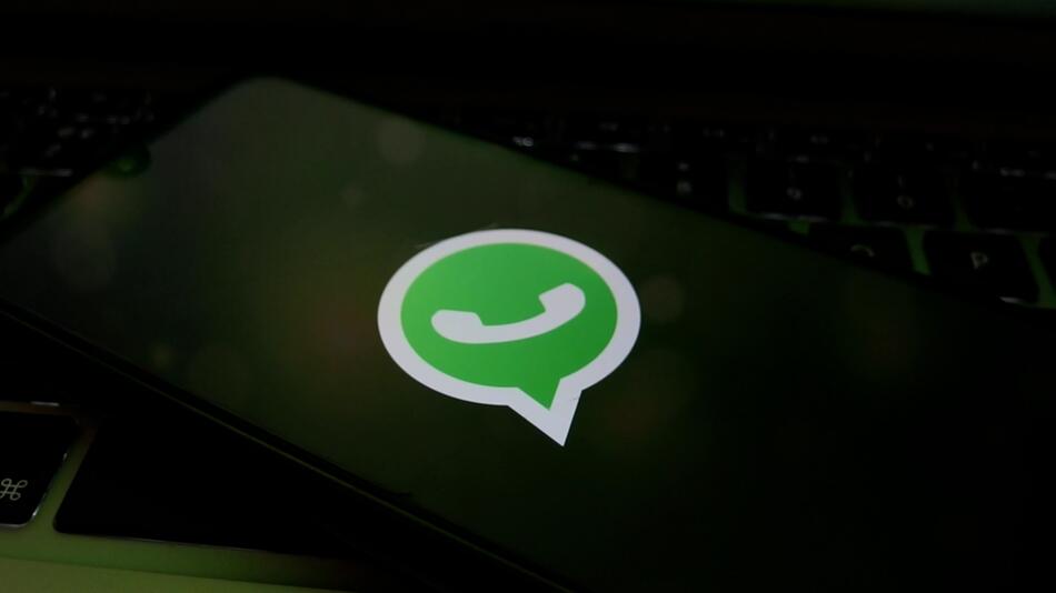 Millionen Nutzer betroffen: Hört WhatsApp heimlich mit?