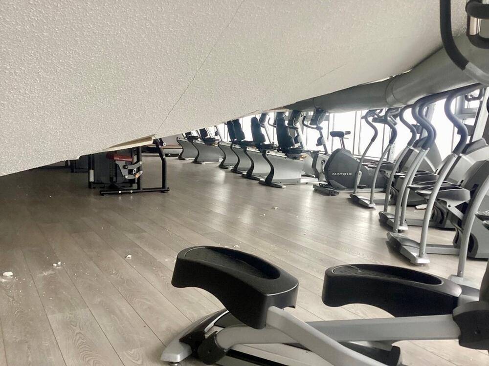 Zwischendecke in Fitnessstudio stürzt ein