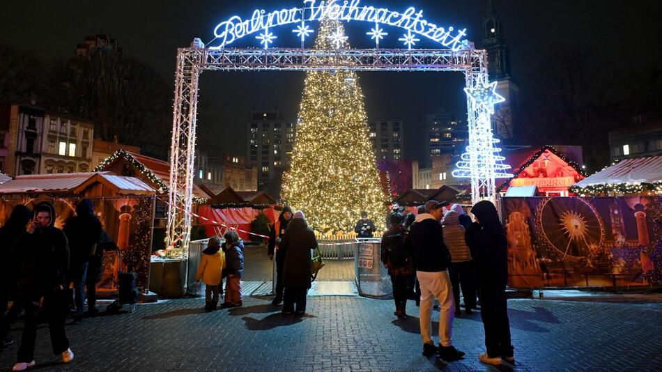 Weihnachtsmarkt am Alexanderplatz