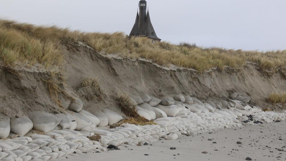 Sandverluste nach Sturmfluten auf Ostfriesischen Inseln