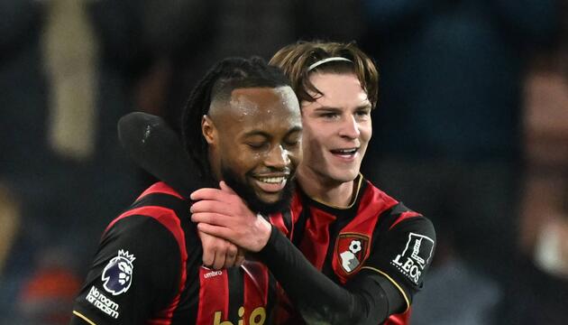Antoine Semenyo (L) schließt sich Bournemouths Ligarivalen Manchester City an. 