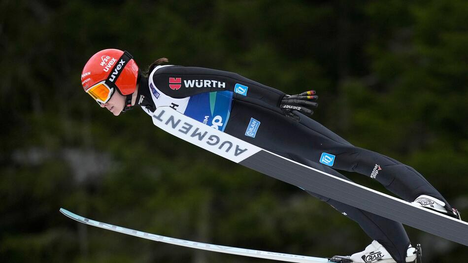 Skispringerin Selina Freitag