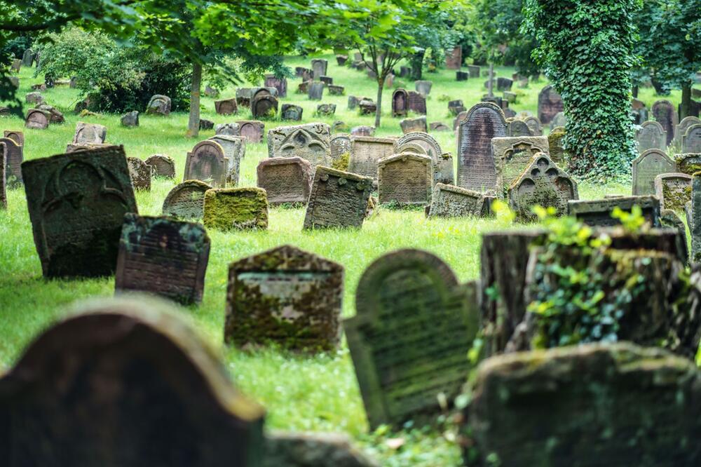 Friedhof "Heiliger Sand" in Worms