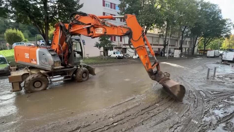 Nach Unwetter: Aufräumen in Frankreich