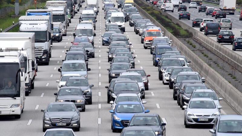 Stau auf der Autobahn A5