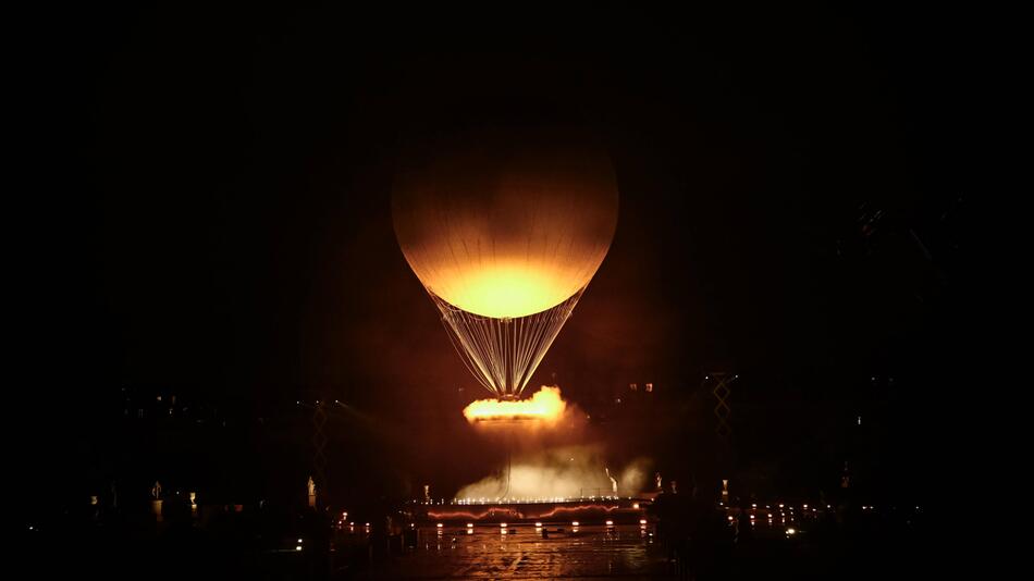 Das Olympische "Feuer" bei der Eröffnungszeremonie in Paris