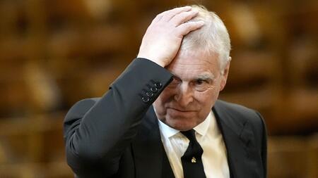 Palast: Britischer Prinz Andrew soll Prinzentitel verlieren