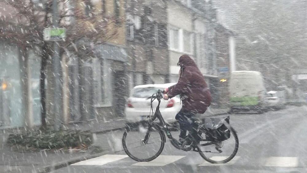 Schneefälle in vielen Städten in Nordrhein-Westfalen