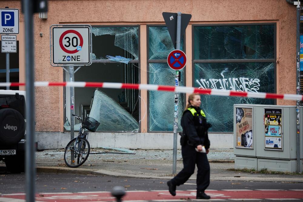 Schwere Schäden durch Kugelbombe