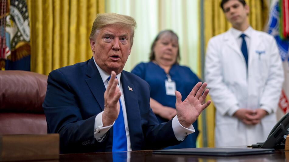 Donald Trump, USA, US-Präsident, Washington, Weißes Haus, Oval Office