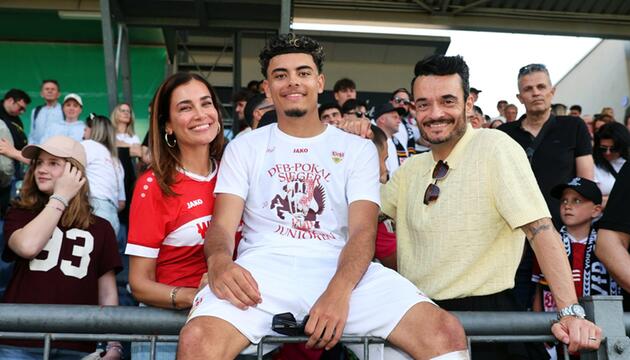 Jana Ina und Giovanni Zarrella mit ihrem Sohn Gabriel im Stadion.