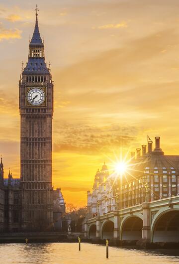 Big Ben and Westminster Bridge bei Sonnenuntergang in London