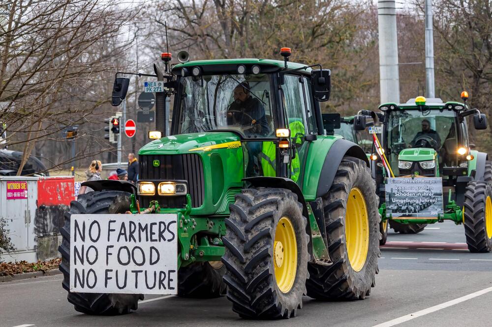 Ein Traktor beim Bauernprotest in Nürnberg