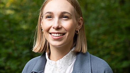 Einst hielt sie Reden auf Hochzeiten – heute lieber auf Beerdigungen