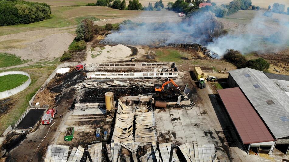 Großbrand in Agrarbetrieb