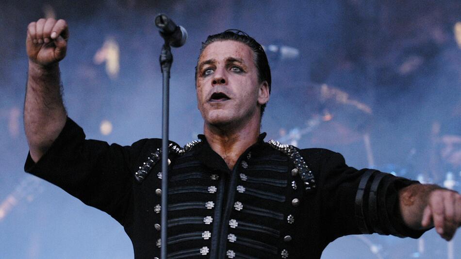 Kuriose Preise: Rammstein-Sänger Till Lindemann bringt Zirkus-Show auf die Bühne