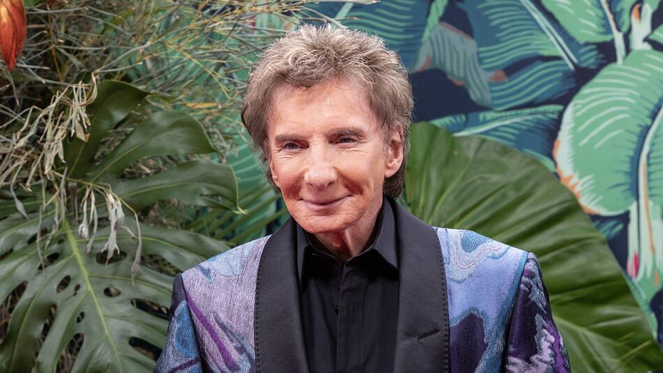 Barry Manilow.
