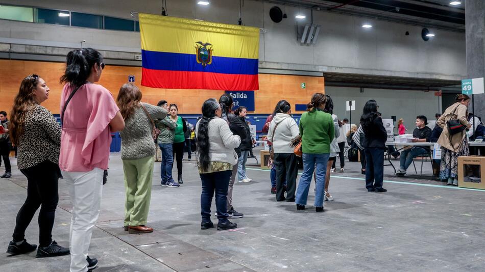 Volksabstimmung über Verfassungsreform in Ecuador
