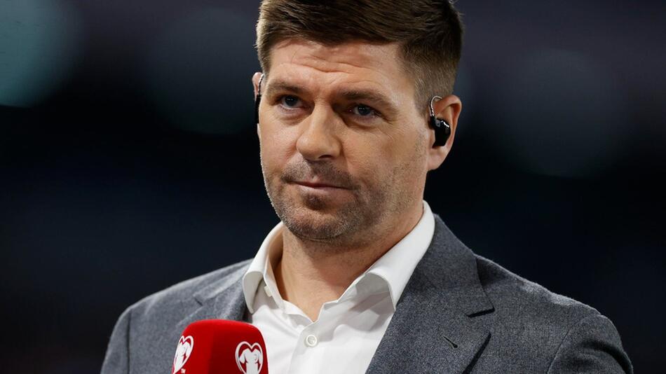 Steven Gerrard ist mittlerweile als Trainer in Saudi-Arabien aktiv.