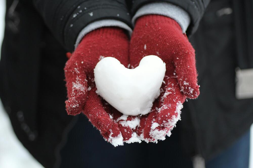 Ohne Handschuhe wird Reiten im Winter sehr kalt.