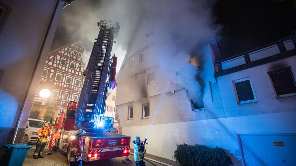 Wirrer Mann wirft Brandsätze in Marbach