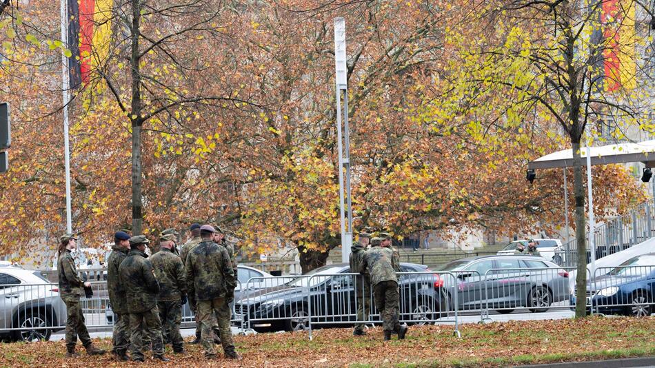 Feierliches Gelöbnis zum Gründungstag der Bundeswehr