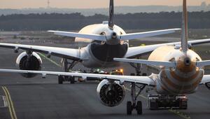 Flugzeuge im Abendlicht