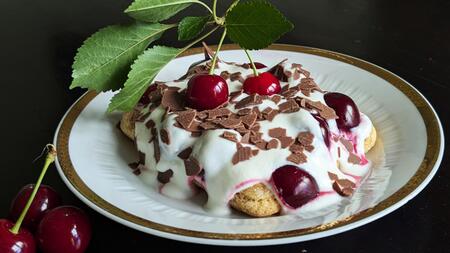 Zwei Klassiker vereint: Schwarzwälder-Kirsch-Tiramisu