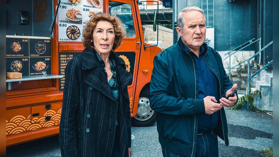 Adele Neuhauser und Harald Krassnitzer in ihren "Tatort"-Rollen als Ermittler Bibi Fellner und ...