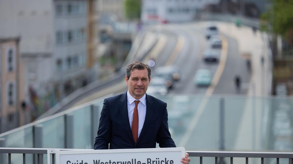 Bonner Victoriabrücke wird zur Guido-Westerwelle-Brücke