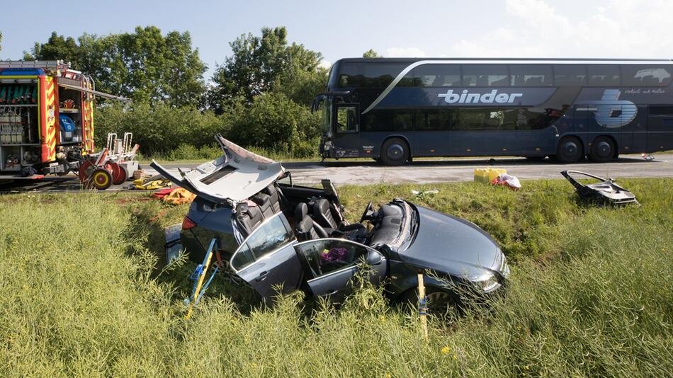 Several injured after coach accident with schoolchildren