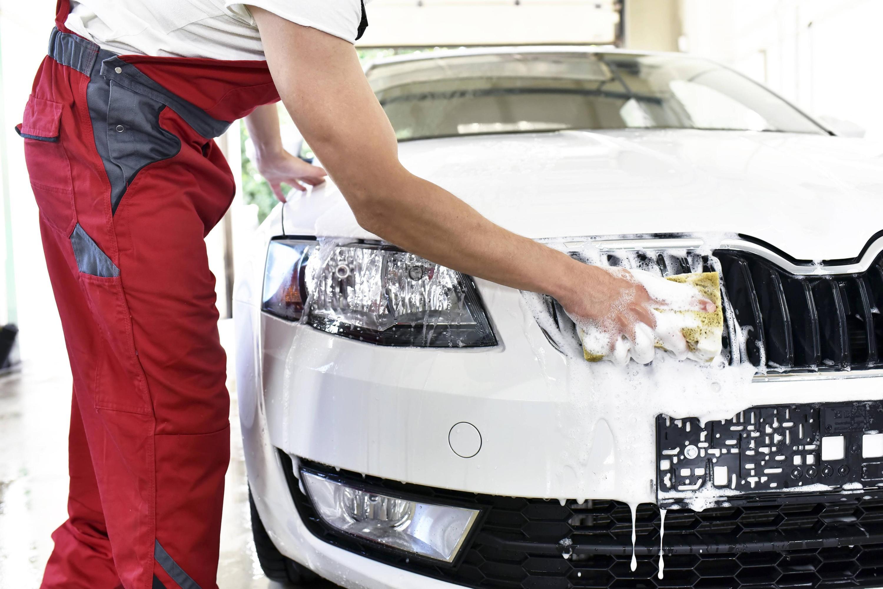 Die zehn besten Tipps fürs AutoReinigen außen und innen 1&1