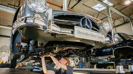 Mercedes-Benz eröffnet erweitertes Classic Center: Von 10.000 auf 18.000 Quadratmeter