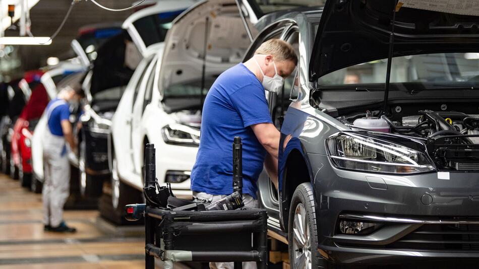 Coronavirus - Produktion im VW-Werk Wolfsburg