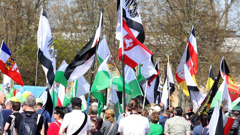 Demonstration der "Reichsbürger"-Szene in Gera