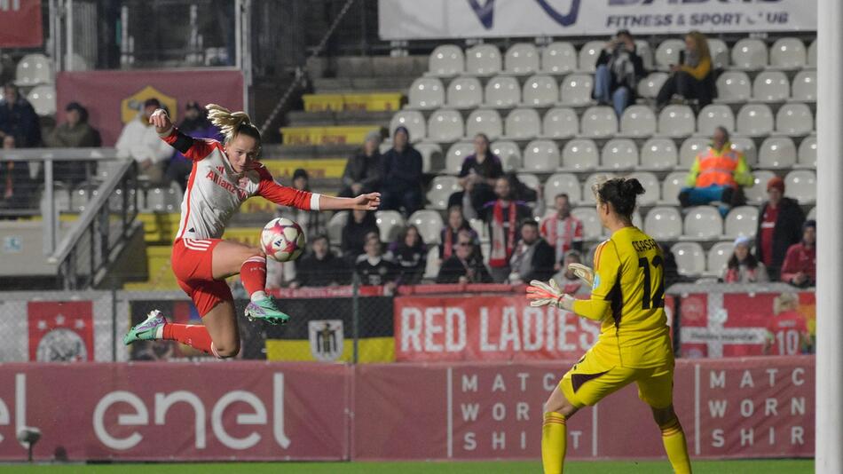 Lea Schüller trifft für den FC Bayern München doppelt in Rom