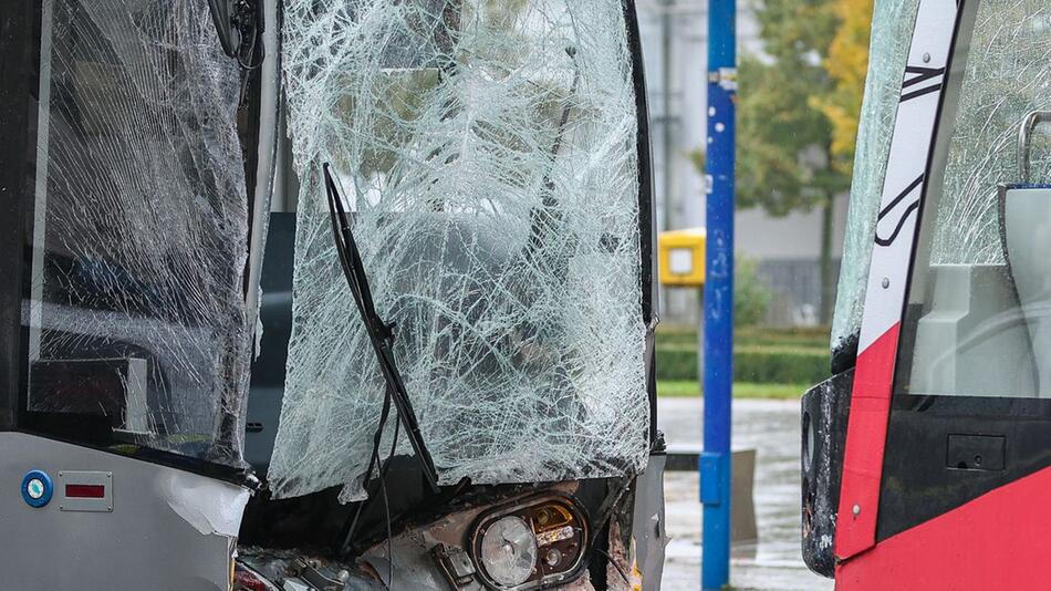 Mehrere Verletzte bei Straßenbahnunfall in Leipzig