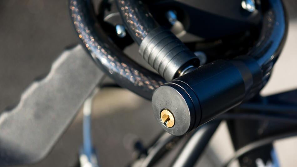 Sicherheit, Fahrrad, E-Bike, Fahrradschloss, Kettenschlioss, Kettenschloss