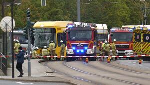 Lkw mit Straßenbahn kollidiert