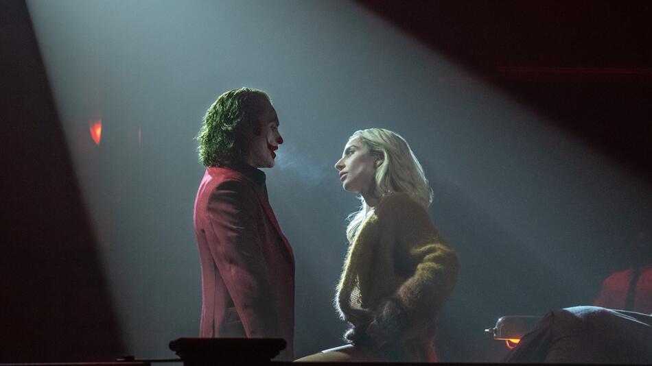 Das neue Albtraumpaar Gothams: Joaquin Phoenix als Joker und Lady Gaga als Harley Quinn.