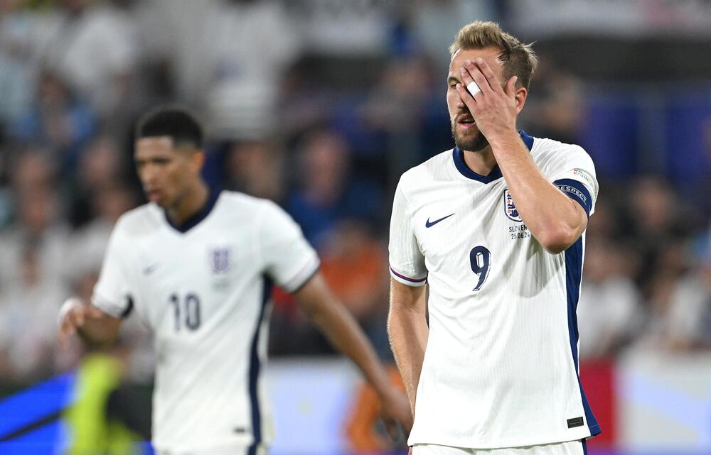 Englands Kapitän Harry Kane nach einer verpassten Chance gegen die Slowenen
