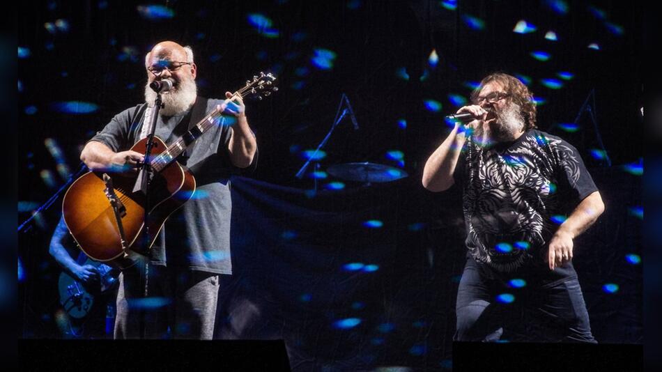 Tenacious D bei einem Konzert in Las Vegas.