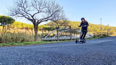 Mubea Mobility XBoard im Test: Macht der Dreirad-Scooter Spaß und ist praktisch?