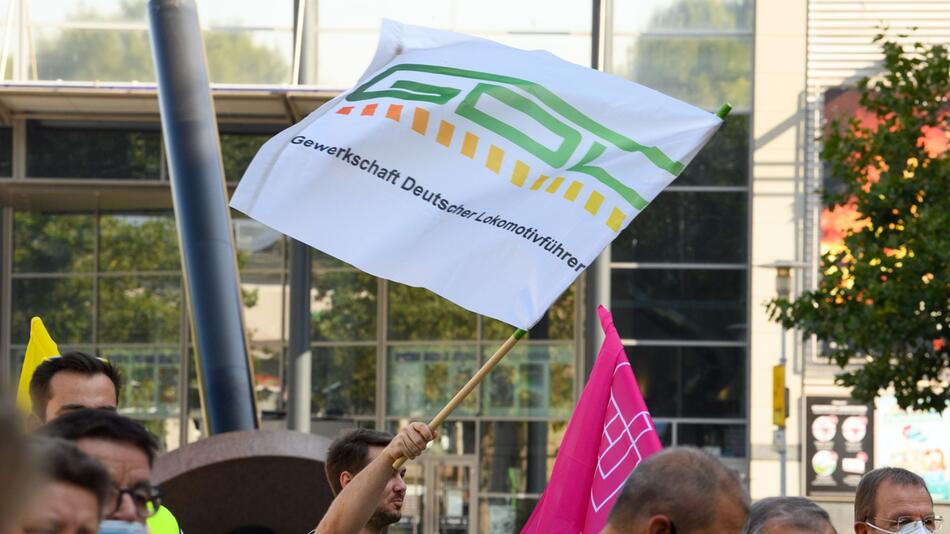 GDL ruft Mitglieder zur Urabstimmung über Bahnstreiks auf