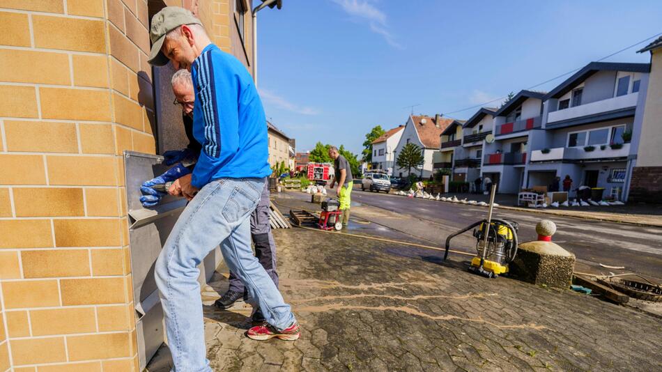 Hochwasser Saarland - Aufräumen in Kleinblittersdorf