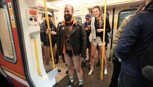 "No Trousers Tube Ride": Ohne Hose in U-Bahnen in London