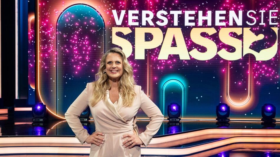 "Verstehen Sie Spaß?": Barbara Schöneberger präsentiert die Show.